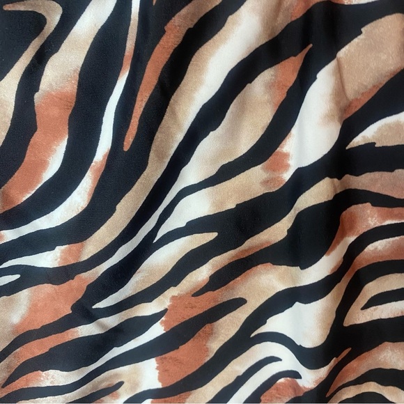 NEW LYSA Sexy PLUS Size 3X Tiger Print Cutout Swimsuit with Chain Accent - Picture 8 of 12